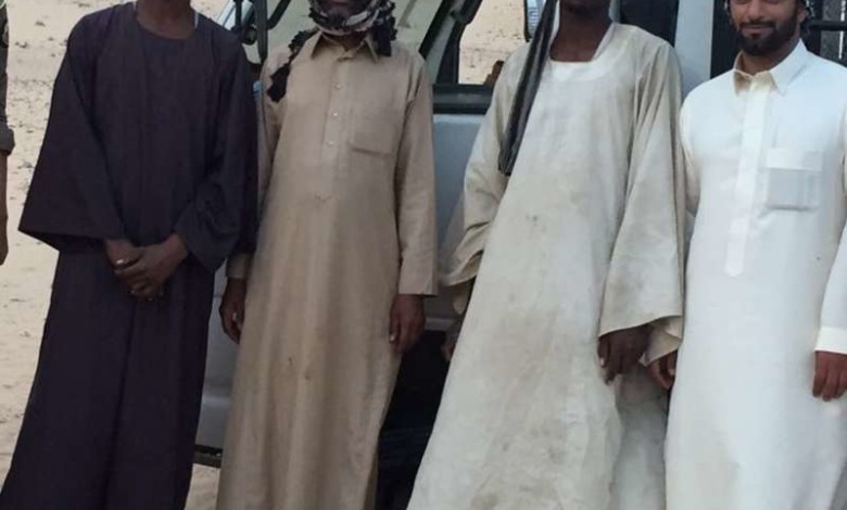 العثور على سودانيين ضلوا طريقهم في صحراء الصمان سودانيين بصحراء الصمان