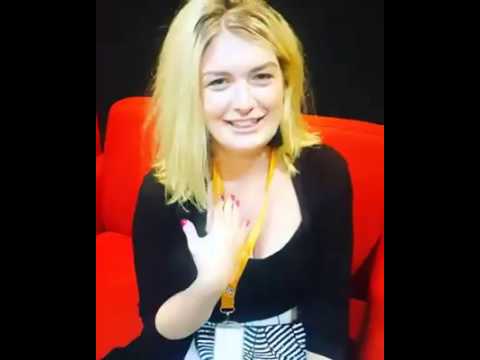 فيديو.. “خواجية” تشعل مواقع التواصل الاجتماعي بتقليدها لبنات السودان “سجمي كضابة أصلو ما بصدق” 35494