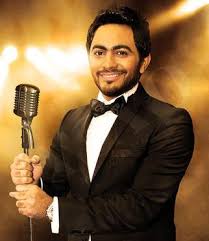 شاهد معجبة تصرخ أثناء حفل تامر حسني في الرياض: I love you تامر حسني