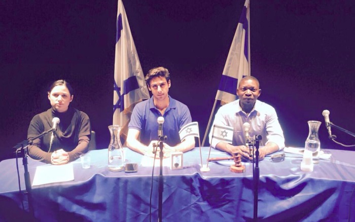 خميس الشيخ اللاجئ من السودان الذي اصبح نجم مسرح في تل ابيب خميس