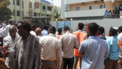 توسع احتجاجات الخبز في السودان ومقتل طالب واعتقال معارض...(سعر الصرف 29 جنيها للدولار) مظاهرة - توسع احتجاجات الخبز في السودان ومقتل طالب واعتقال معارض...(سعر الصرف 29 جنيها للدولار)