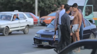 بالصورة ..كاميرا خفية تتسبب في تدخل الشرطة المصرية وصفع منفذّها 178