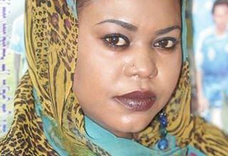 أهل الفن والرياضة يبكون الفنانة فاطمة الجعلى ..تغنت للوطن والرياضة وعرفت بمشاركاتها الأنسانية 52223