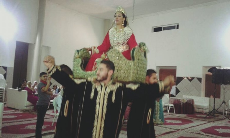 شاب يبتكر شرطاً غريباً للزواج هروباً من مشاكل والدته weewew