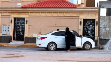 مقلب في ابوي - شافني طالع مع بنت !! - جلدني بالعصا 40150