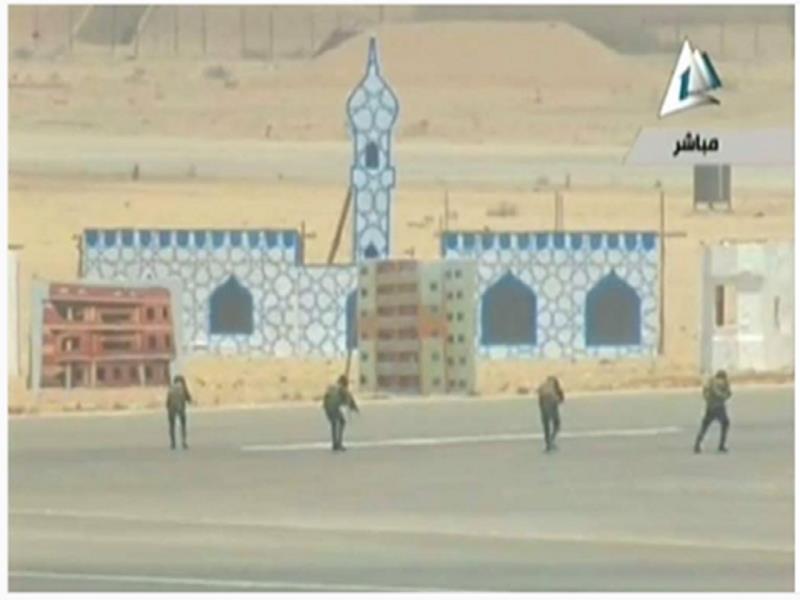 تدريب عسكري على اقتحام مسجد بحضور السيسي 600