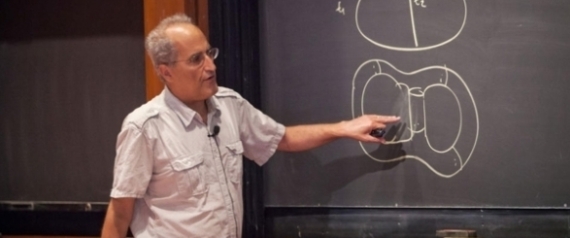 أذكى فيزيائي في العالم: الوعي سيظل لغزاً يصعب على العلم حله عقل