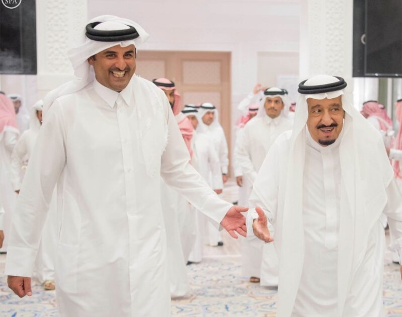 أمير دولة قطر يتلقى دعوة من الملك السعودي لزيارة المملكة king salman