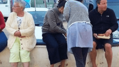 بالصورة.. هكذا أصبح حال ديفيد كاميرون رئيس وزراء بريطانيا السابق بعد أشهر من استقالته بوكيمون 1 - بالصورة.. هكذا أصبح حال ديفيد كاميرون رئيس وزراء بريطانيا السابق بعد أشهر من استقالته