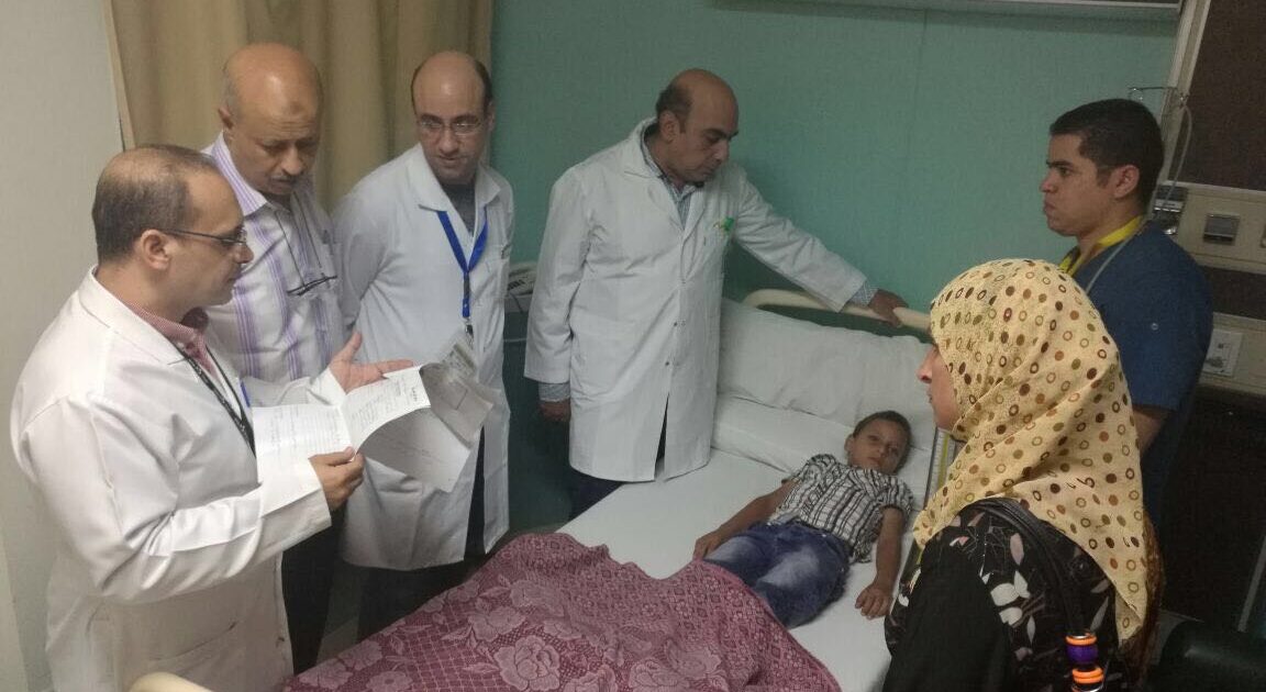 شاهد.. طفل يسقط من الطابق الخامس فينجو بأعجوبة طفل مصر