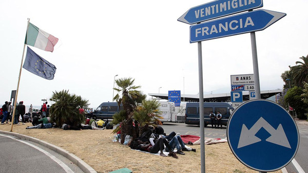 فرنسا لاجئين