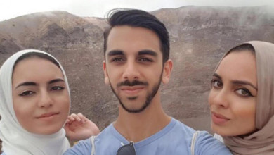 سبب غريب وراء طرد 3 أشقاء مسلمين من طائرة بريطانية مسلمين - سبب غريب وراء طرد 3 أشقاء مسلمين من طائرة بريطانية
