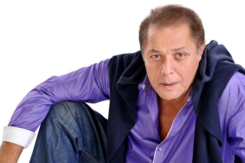 استقرار الحالة الصحية لمحمود عبد العزيز بعد شهر ونصف من العلاج بباريس 011 jpg 14268060186587641