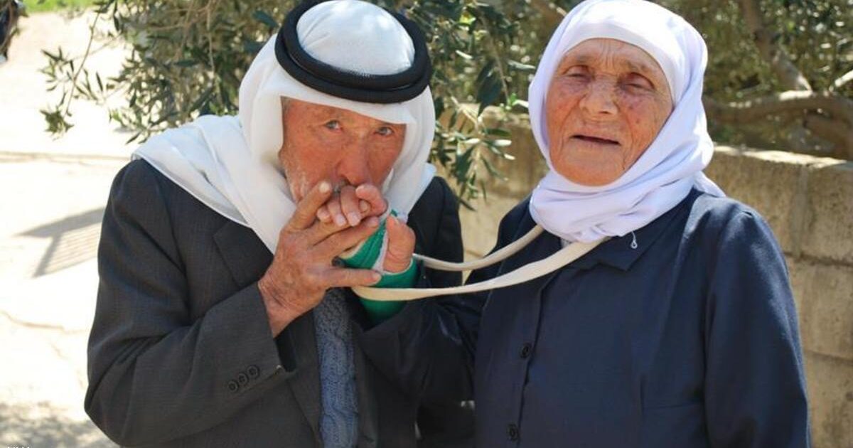 لبنانية تدفن ابنها الأصغر.. عمره 86 عاما 1 880981