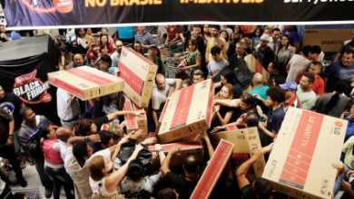 "اشترِ بأقل من نصف الثمن دون أن تسافر أميركا".. كيف تستفيد من عروض Black Friday؟ ال جي - "اشترِ بأقل من نصف الثمن دون أن تسافر أميركا".. كيف تستفيد من عروض Black Friday؟