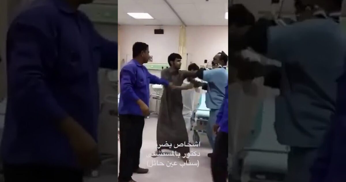 بالفيديو ... ضرب طبيب سوداني بالشبشب على وجهه بواسطة مواطن سعودي 48744