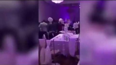 شاهد.. فيديو حفل زواج يتحول الى مأساة بعد توزيع شاب صوراً فاضحة مع العروس 49069