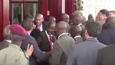 "خناقة" حرس السيسي بأوغندا تشعل سخرية مواقع التواصل حرس السيسي - "خناقة" حرس السيسي بأوغندا تشعل سخرية مواقع التواصل