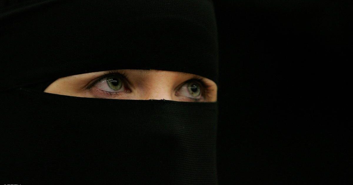 واقعة مثيرة للجدل في بيهار.. رئيس وزراء الولاية ينزع نقاب طبيبة مسلمة خلال مراسم رسمية رئيس وزراء