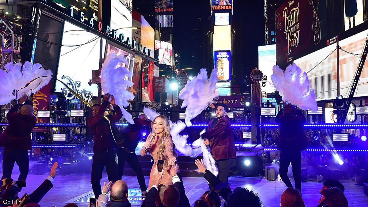 ماريا كاري تتجاهل أحداث حفل رأس السنة 1 905544