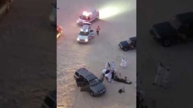 شاهد.. ماذا حدث لفارسين سعوديين سقطا في منحدر رملي 54024 - شاهد.. ماذا حدث لفارسين سعوديين سقطا في منحدر رملي