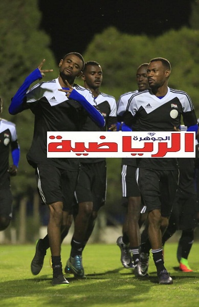 بشة يلوح بعلامة النصر