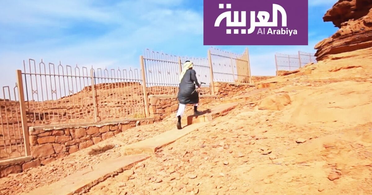 بالفيديو.. إعلامي يسخر من كسل الشباب السعودي وينتقد لاعبي المنتخب.. ويفاجئ المشاهدين بالركض في الجبال 55323