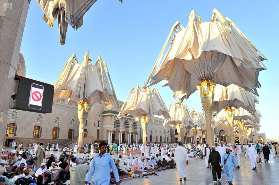 الطفل السوداني المفقود في المسجد النبوي يعود لعائلته المسجد النبوي 2