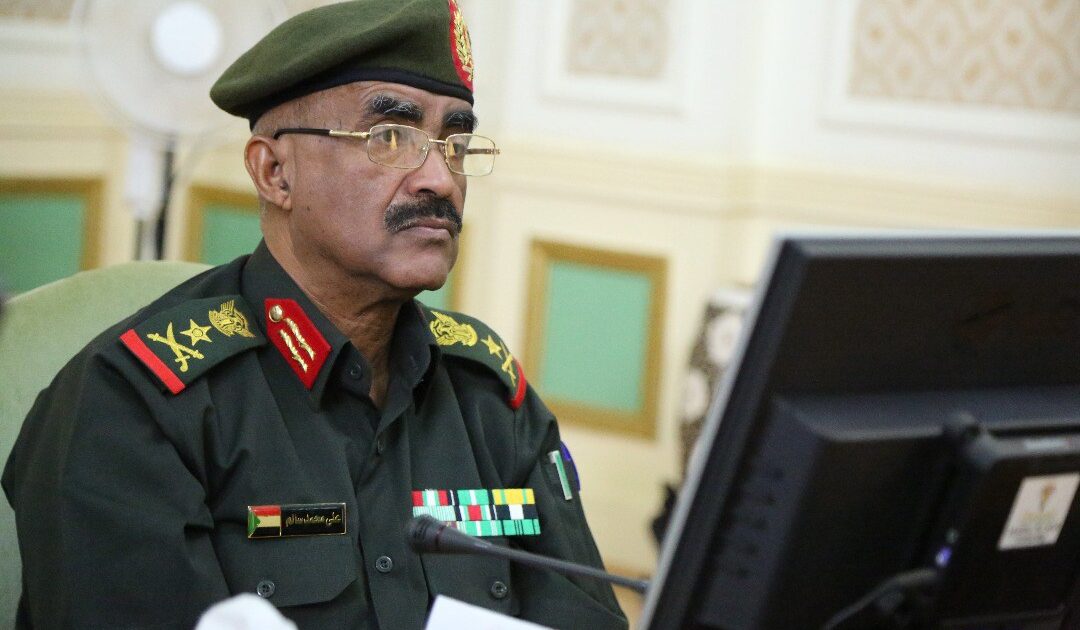 وزير الدفاع: لن نسمح بانزلاق البلاد نحو المجهول IMG 20170616 WA0004