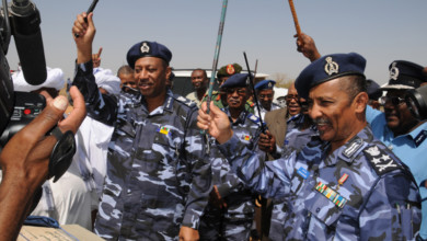 القبض على مدير الشرطة ووالي الخرطوم السابق bluenile1