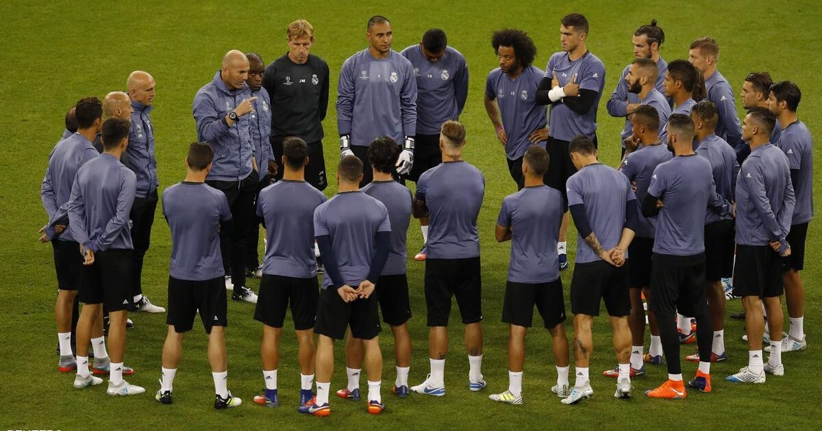 ريال مدريد يعلن انتهاء موسم كروس ريال مدريد