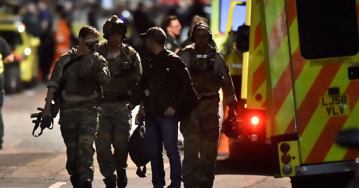 بعض ضحاياه عرب.. أغرب جريمة احتيال ارتكبها ضابط أميركي مزيف شرطة بريطانيا
