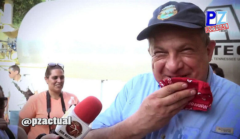 ماذا ابتلع رئيس كوستاريكا أمام الصحافيين ؟؟؟ كوستاريكا