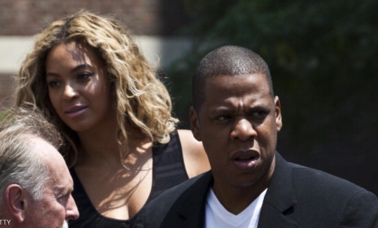 ألبوم "خيانة الزوجة" يتصدر قائمة بيلبورد 200 1 835374