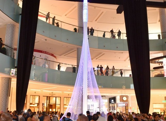 محمد بن راشد يزيح الستار عن مجسم "برج خور دبي" DGE42gQUwAAHYIs