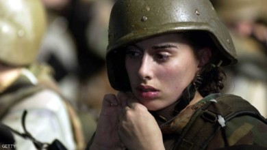 في سابقة تاريخية.. فتاة جميلة تتولى قيادة المارينز في المعارك 1 983437