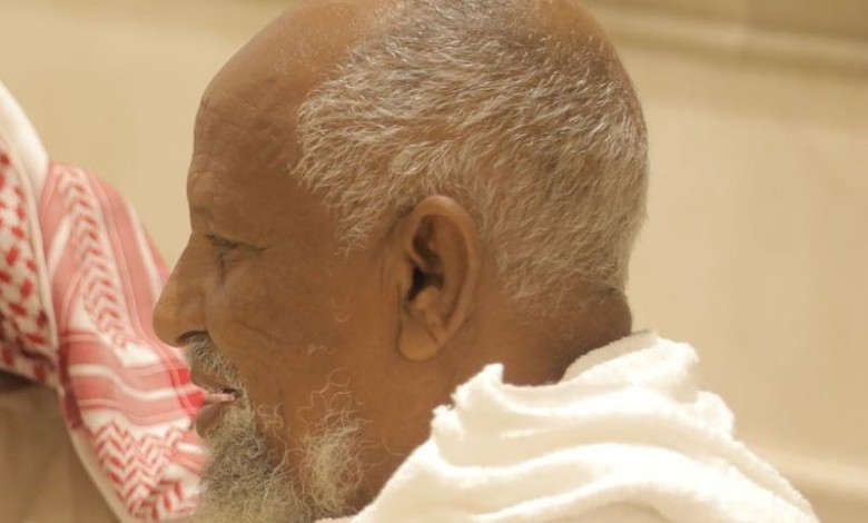 ماهو سر المحادثة الهاتفية التي حققت للحاج السوداني "أبو ذر" حلم العمر بعد استشهاد ابنه 5541