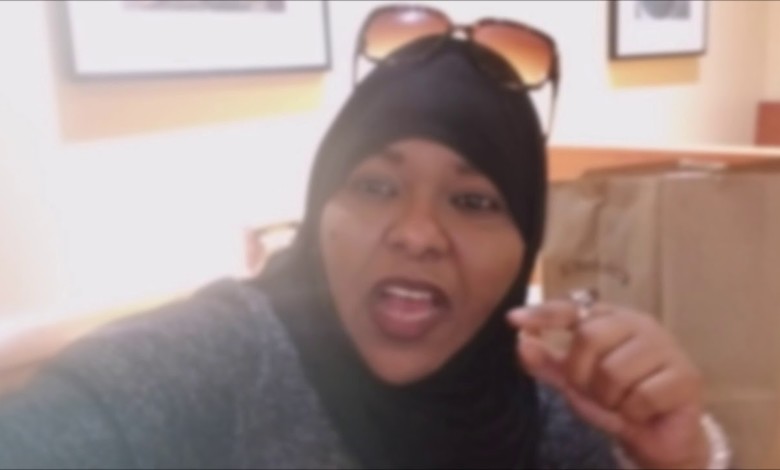 فيديو جديد لسارة منصور : الحقيقة بلا رتوش .. سودانية الركشة وبقية العاهرات 62055