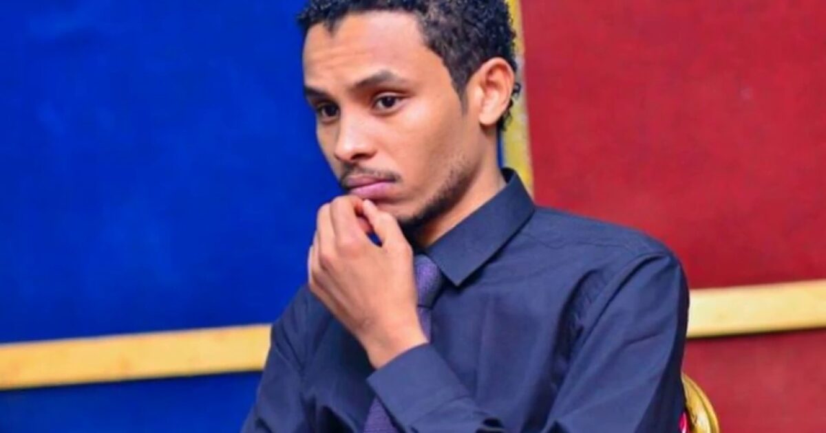 الفنان أحمد فتح الله (البندول) يثير ضجة واسعة بعد أدائه أنشودة (براؤون) maxresddddsdefault