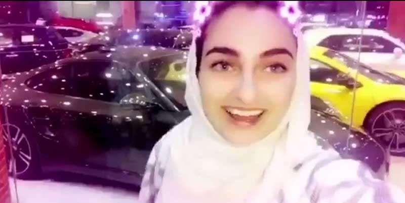 شاهد .. فرحة فتاة سعودية بعد شراء سيارة فارهة