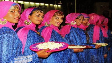 98987654P - عرضاً لازياء المرأة النوبية تحت جبل البركل