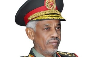 وزير الدفاع لرئيس الوزراء: ( نحن معك ومع الرئيس حتى نفنى) Abnafoun 326x245