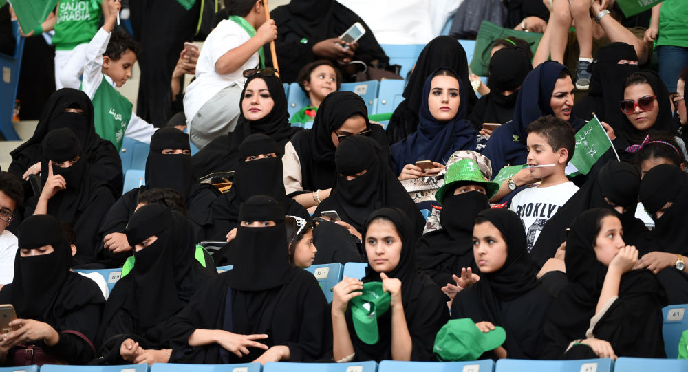 أميرة سعودية بين جماهير ملعب الجوهرة