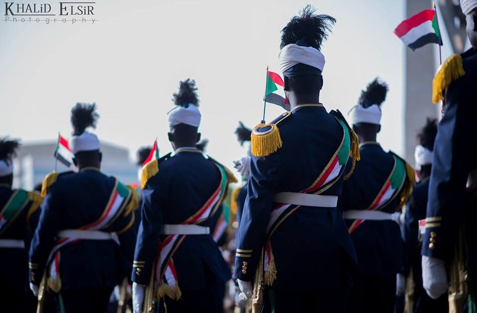 ضابط مستقيل من لواء الحرس الجمهوري يوجه رسالة للجيش السوداني 87765544322467S