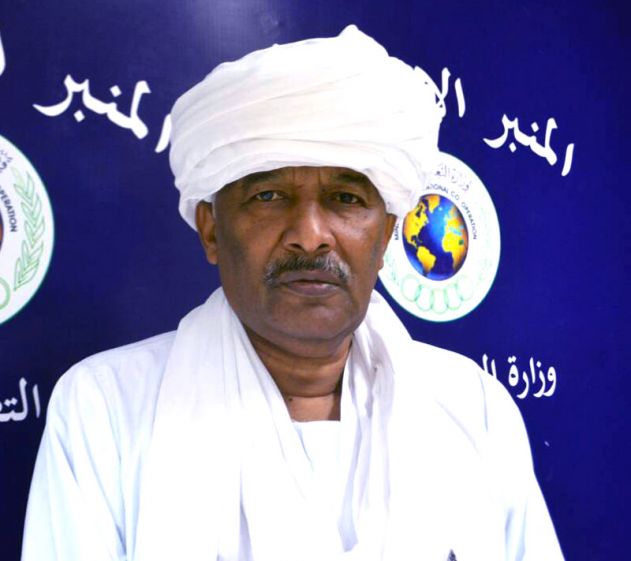 وزير التعاون الدولي: (عايزين نبيع أي حاجة ماعدا المريسة والبنقو) وزير التعاون الدولي أدريس سليمان
