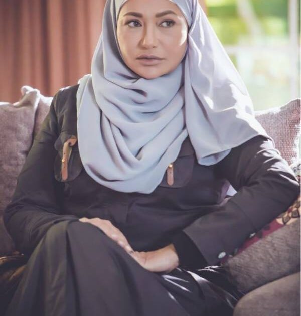 ليلى علوي تكشف عمرها الحقيقي لأول مرة ليلى علوي