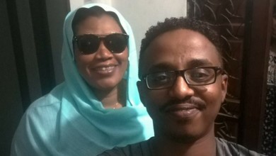 إنصاف مدني تظهر وهي”تضع نظارات سوداء على عينيها “وناشطون يدعون إصابتها بالعمى انصاف مدني - إنصاف مدني تظهر وهي”تضع نظارات سوداء على عينيها “وناشطون يدعون إصابتها بالعمى