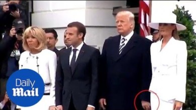 مجدداً... میلانیا ترمب تضع زوجھا في موقف محرج خلال الصورة التذكاریة مع الرئیس الفرنسي (فیدیو) 85467 - مجدداً... میلانیا ترمب تضع زوجھا في موقف محرج خلال الصورة التذكاریة مع الرئیس الفرنسي (فیدیو)