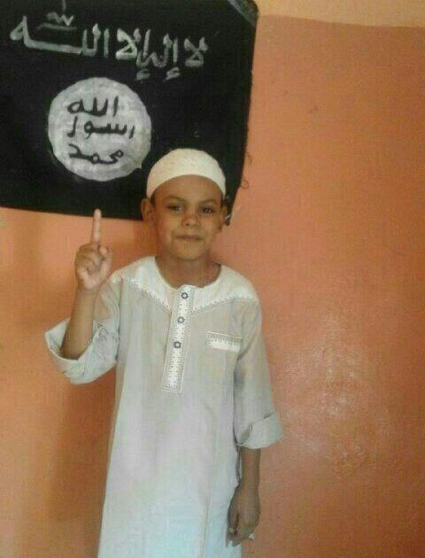 أسرة زعيم أنصار السنة "الراحل أبو زيد" تطالب السلطات بحماية أبناء نجلهم من “داعش” 1 6