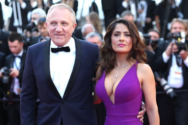 يا مآمنة للرجال.. 5 صور تكشف ما فعله زوج سلمى حايك بها 39318 سلمى حايكوزوجها2